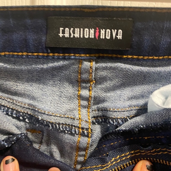 Fashion Nova distressed denim mini skirt - Picture 3 of 7